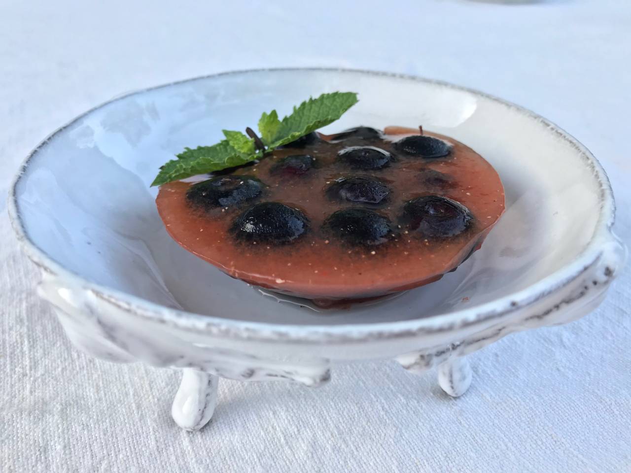 Frutti rossi in gelo d'anguria